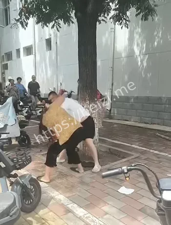 原配携母