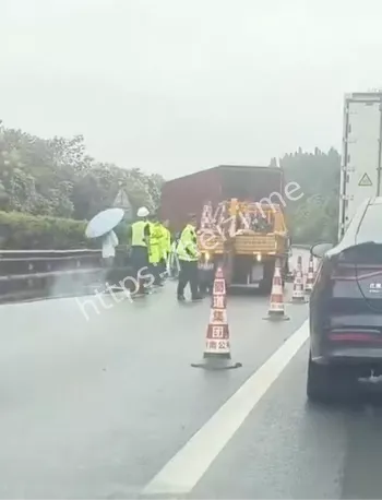宝马车祸