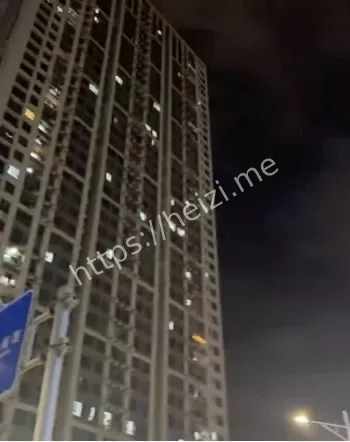 男子跳楼曝光