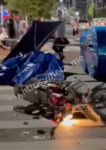 叉车转弯事故