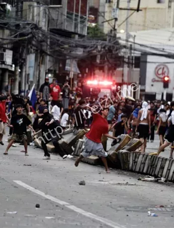 警民冲突血战
