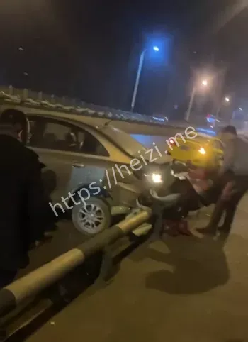 多车相撞