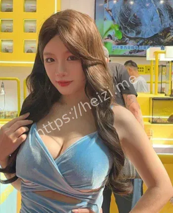女网红擦边秀