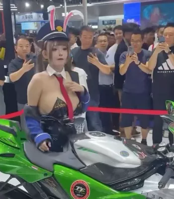 伺候金主