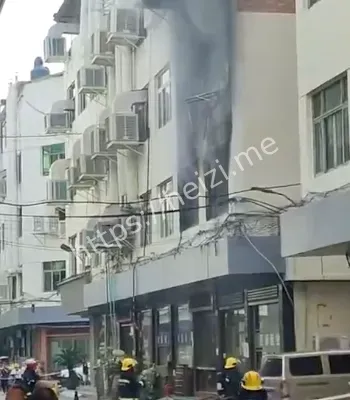 鞋厂突发火灾
