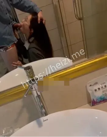 JK小短裙露出